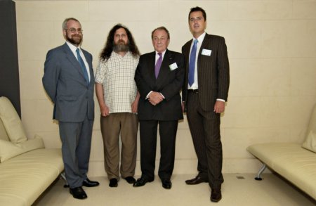Richard Stallman avec Philippe Schil (DSI de la Mairie de Paris), Michel Rocard et Alexandre Zapolsky